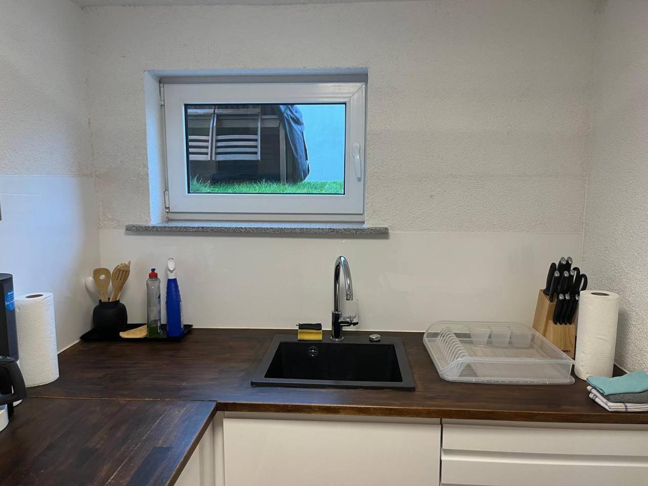 Modernes Studio Mit Separater Kueche รอยท์ลิงเงน ภายนอก รูปภาพ