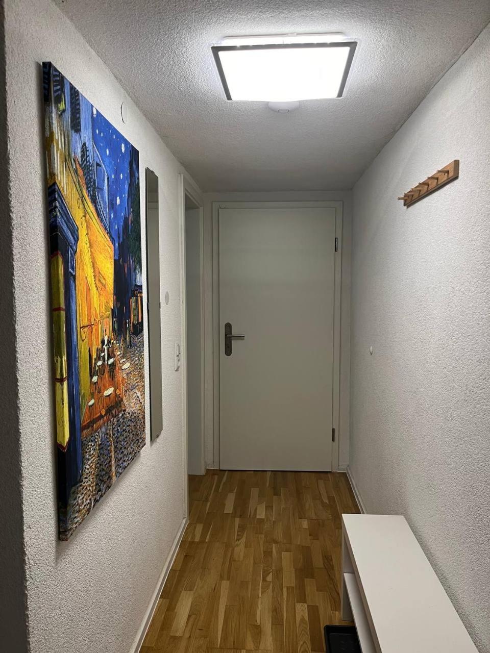 Modernes Studio Mit Separater Kueche รอยท์ลิงเงน ภายนอก รูปภาพ